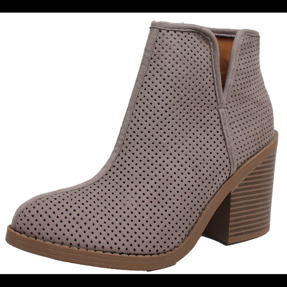 Grey perforated v cut out side Stacked heel boot - Picture 2 of 6